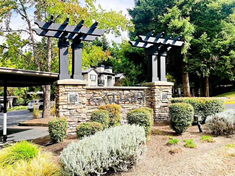 Kirkland Condo: 210 9th St