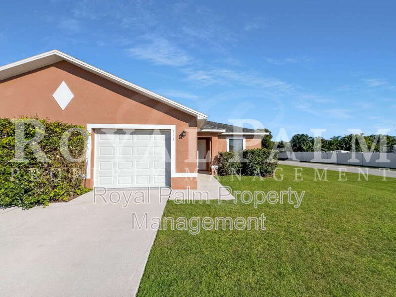 Cape Coral Condo: 111 SE 2ND AVE
