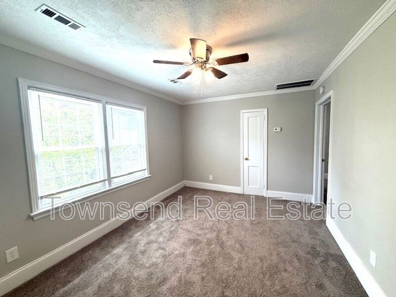 Fayetteville House: 217-4 N. Virginia Ave.