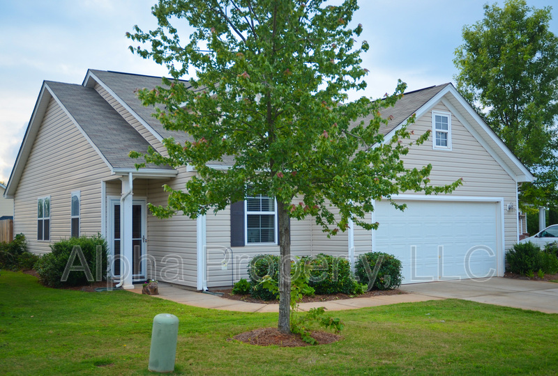 Piedmont House: 135 Raven Hill Way