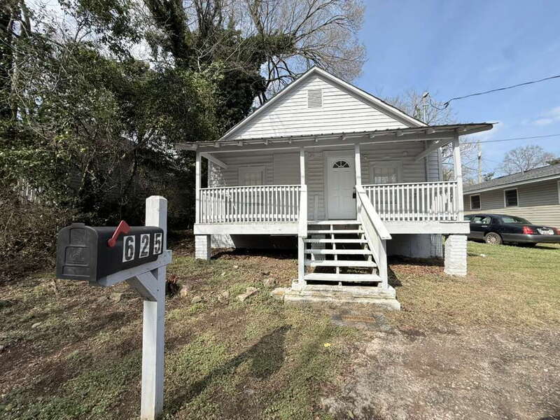 Griffin House: 625 East Wall Street