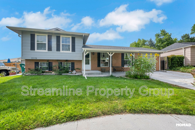 lakewood House: 10136 w Keene ave