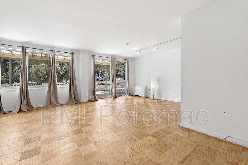 Rockville Condo: 10201 Grosvenor Place