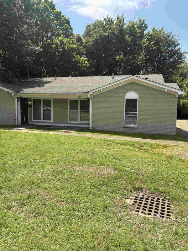 Memphis House: 1857 S Perkins Rd