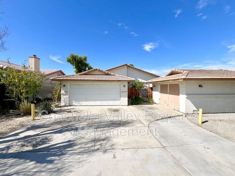 Cathedral City House: 32675 Cielo Vista Rd