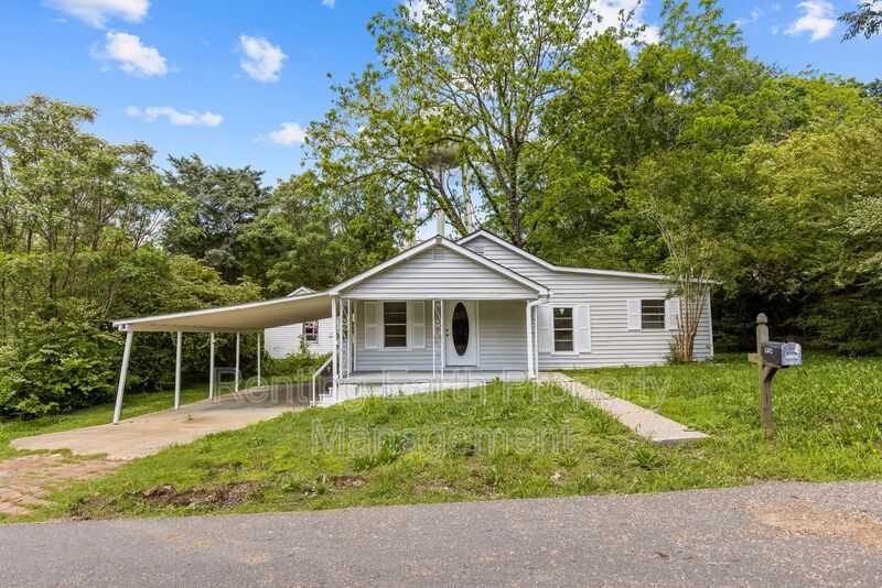 Adamsville House: 5308 Adams Avenue