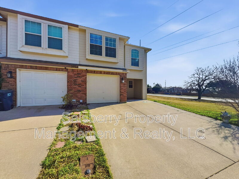 Euless House: 3950 Seaside Court