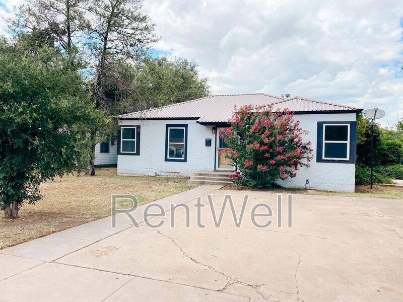 Lubbock House: 2426 31st Street