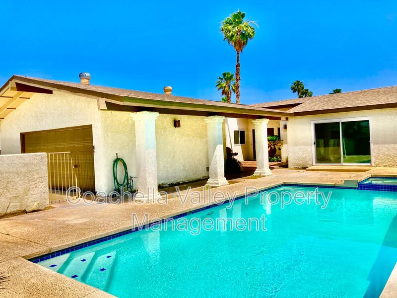 Palm Desert House: 76716 New York Avenue