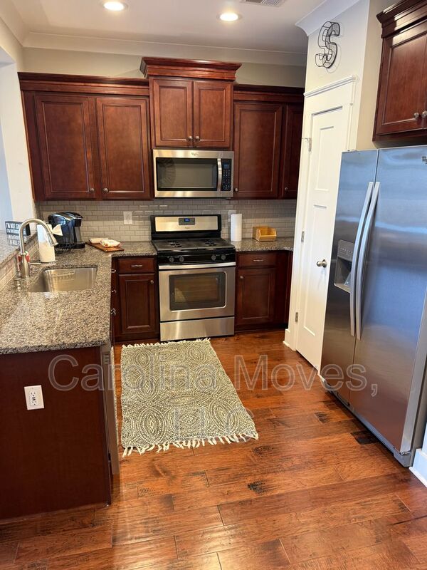 Greer Townhome: 604 Springbank Alley