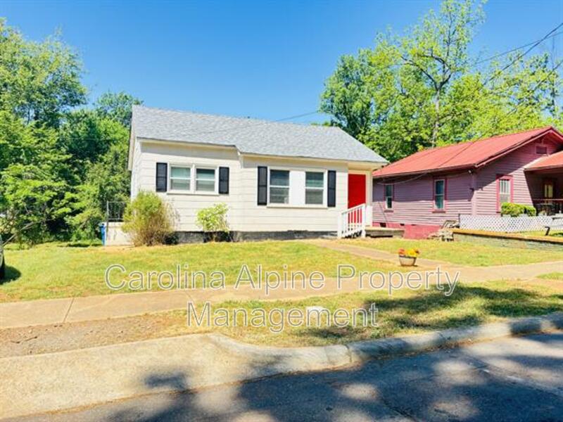 Statesville House: 1030 Caldwell St