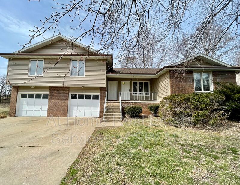 Springfield Condo: 4813 S Glenn Ave