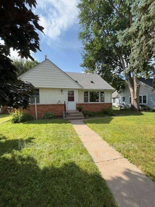 Saint Louis Park House: 1624 Princeton Avenue S