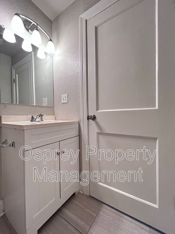 Stylish Ranch home with Expansive Yard in Prime Location! 