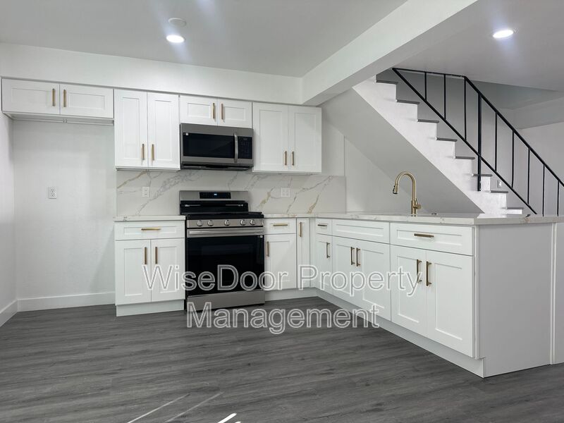 Orange House: 1810 E Adams Ave