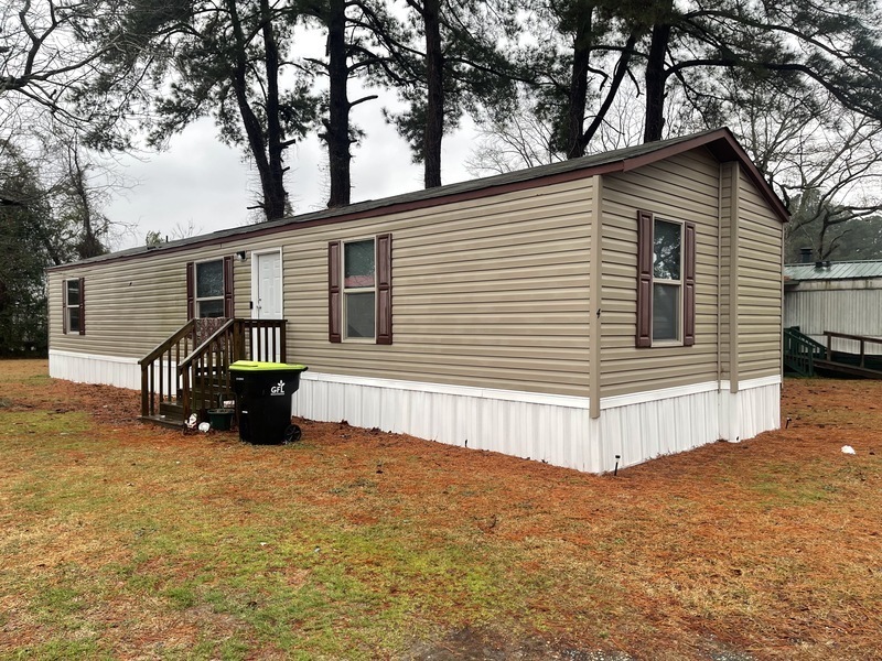 Lumberton House: 3525 E Elizabethtown Rd