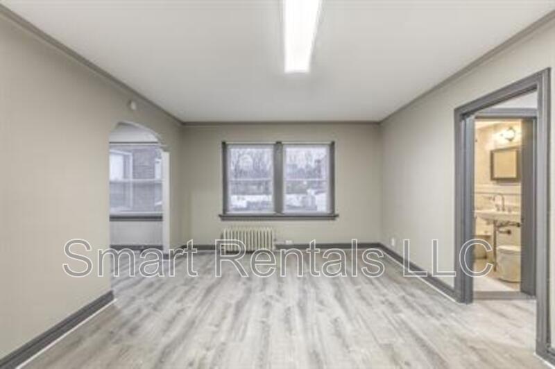 St. Louis Condo: 807 Clara Avenue  - 35