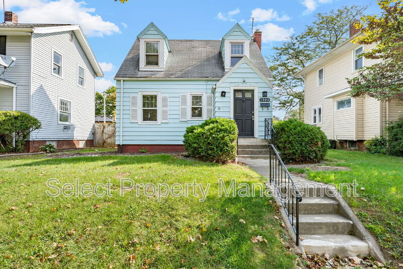 Fort Wayne House: 1202 N Anthony Blvd