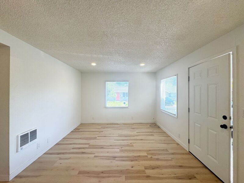 Photo 6 of rental home at 2210 West 19th Avenue