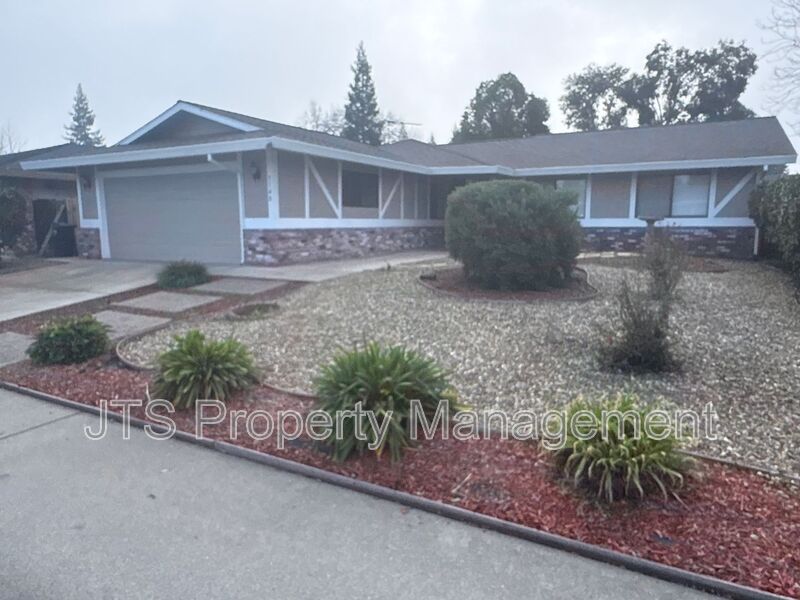 Carmichael House: 5140 Linda Lou Drive