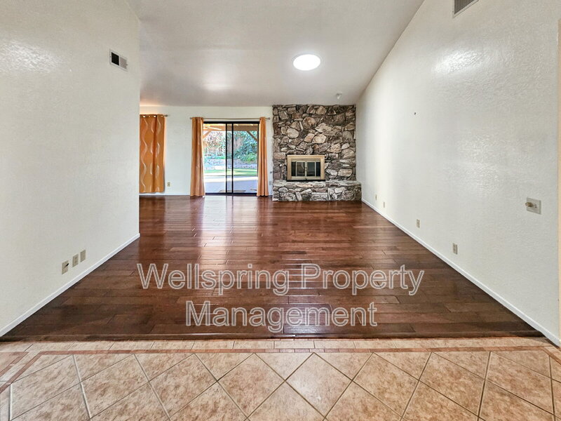 Ridgecrest House: 413 Mt Rainier Pl