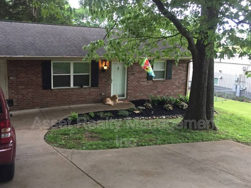 Knoxville House: 3331 Dewine Road