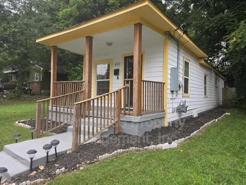 Memphis House: 493 Boston St