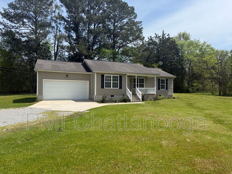 Ringgold House: 200 W Nickajack Rd.