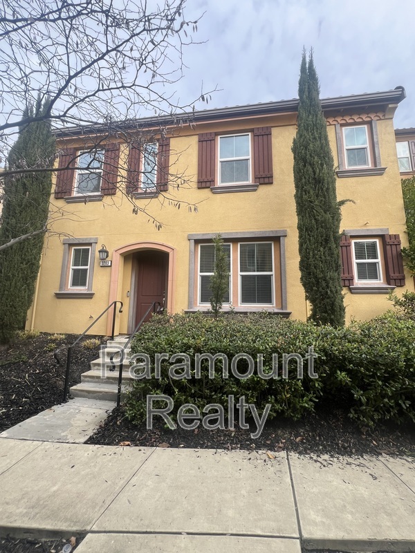 Dublin House: 3203 Vittoria Loop