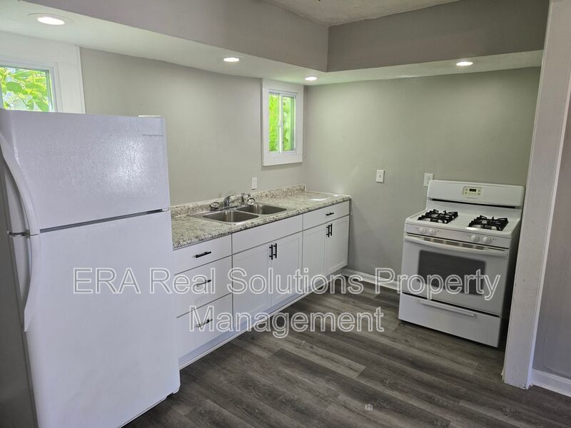 Cleveland Condo: 3607 Sackett Ave