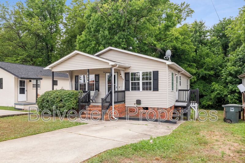 Greensboro House: 415 N Dudley St
