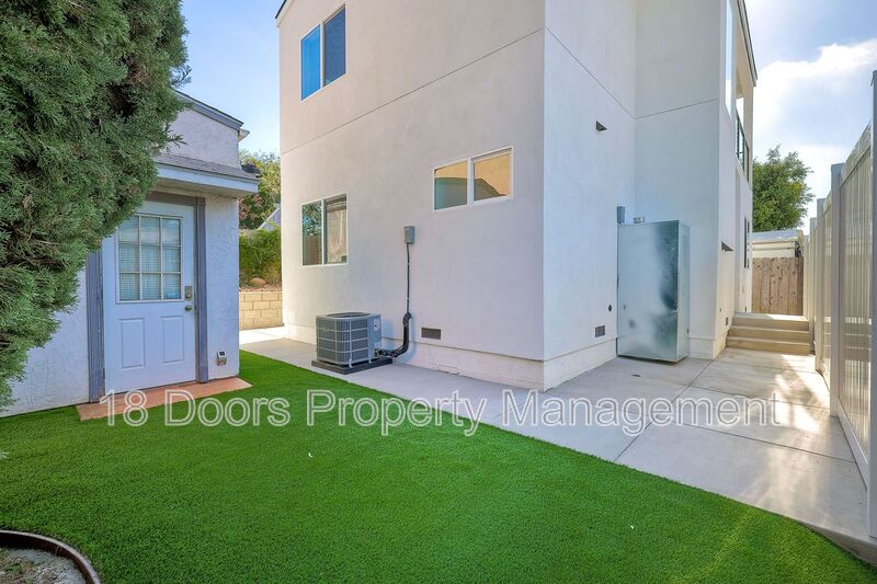 San Diego House: 5169 Tipton Street
