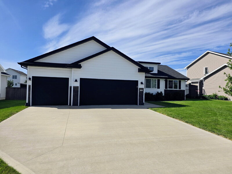 Norwalk House: 701 Bradford Drive