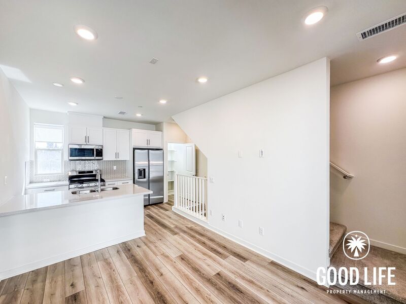 Placentia Condo: 1582 Topeka Ave
