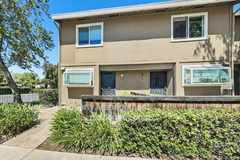 Sacramento Condo: 5606 Hamilton St