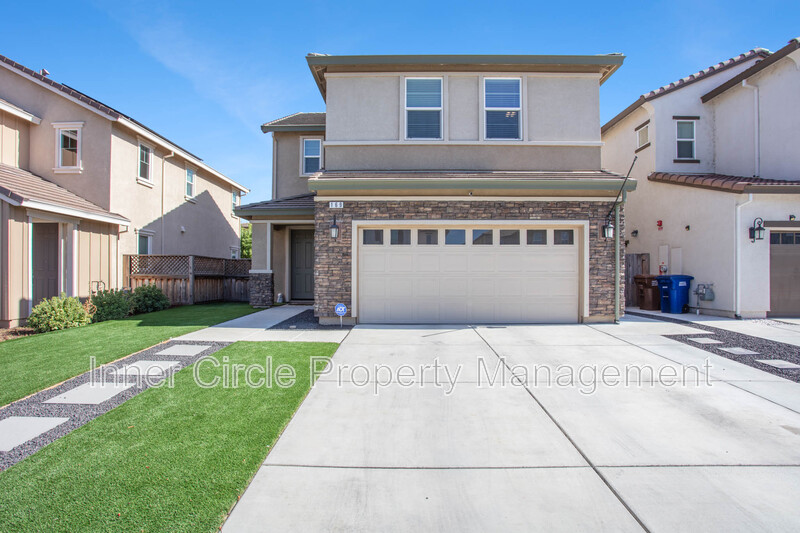 Oakley House: 169 Leprino Circle
