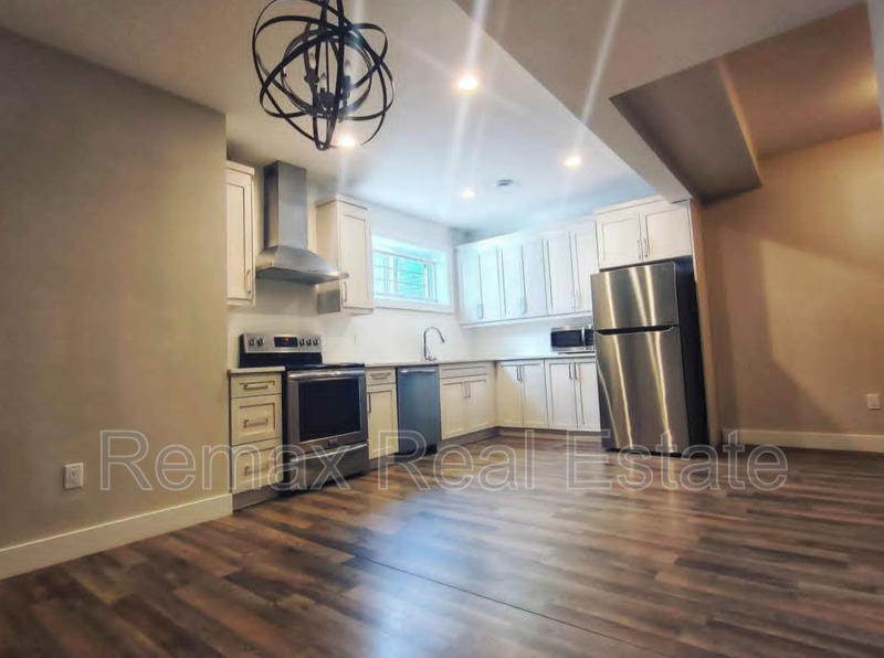 Edmonton House: 10725 96 ST NW