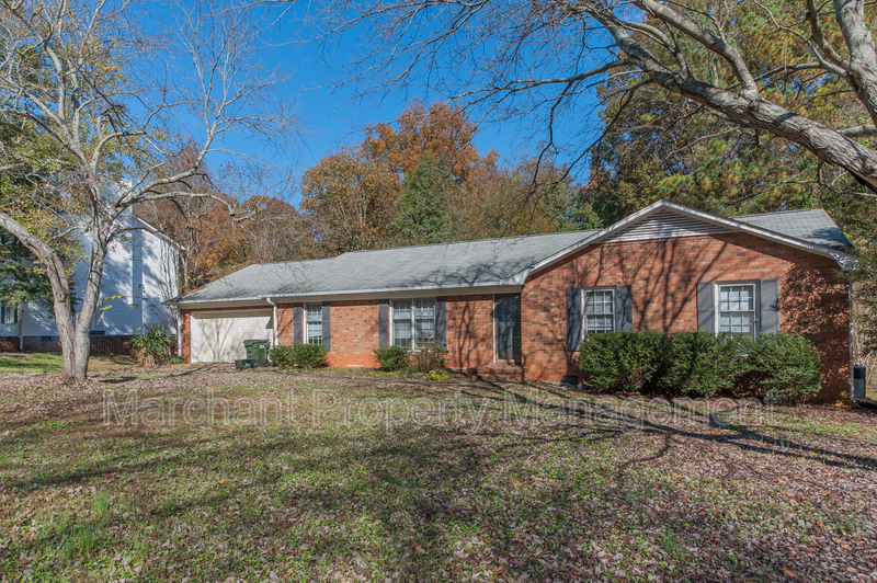 Greenville House: 49 Cobblestone Road