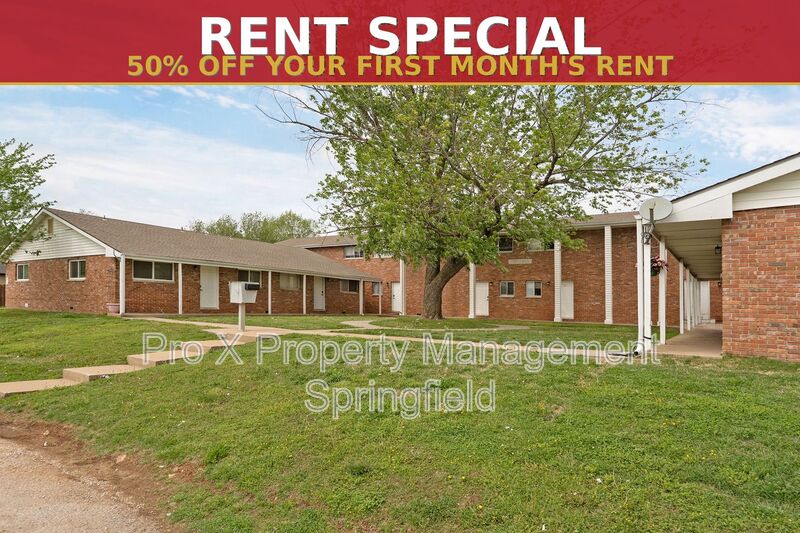 Springfield Townhome: 2943 East University Street