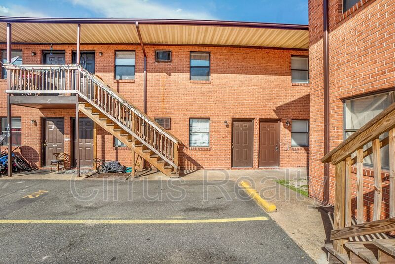 Norfolk Condo: 4914 E Princess Anne Rd