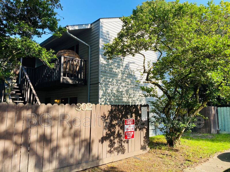 Lafayette Townhome: 302 Pillette Road
