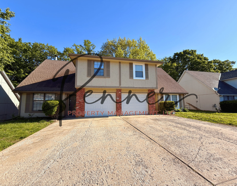 BLUE SPRINGS House: 3611 SW MCDANIAL AVE