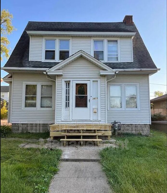 Omaha House: 2577 Ida St