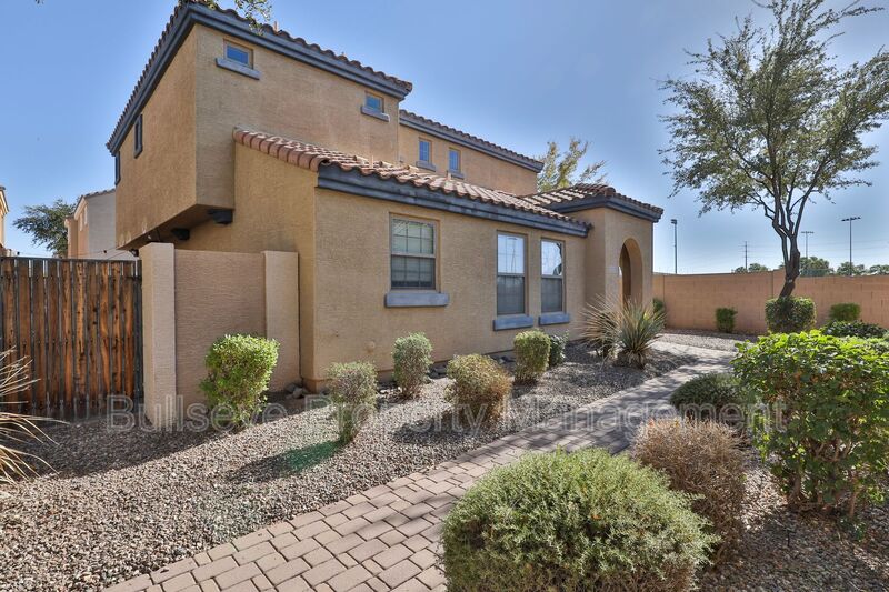 Gilbert House: 3007 East Harrison Street