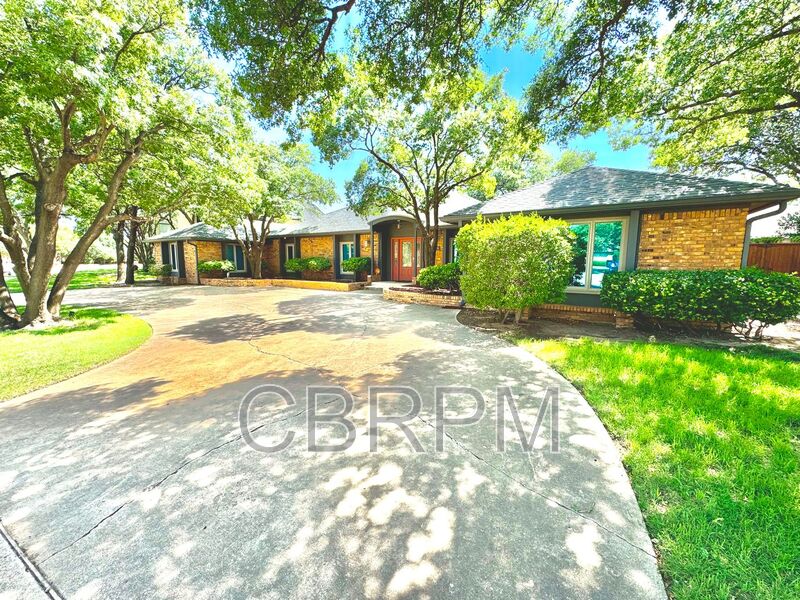 Lubbock House: 9306 Utica Drive