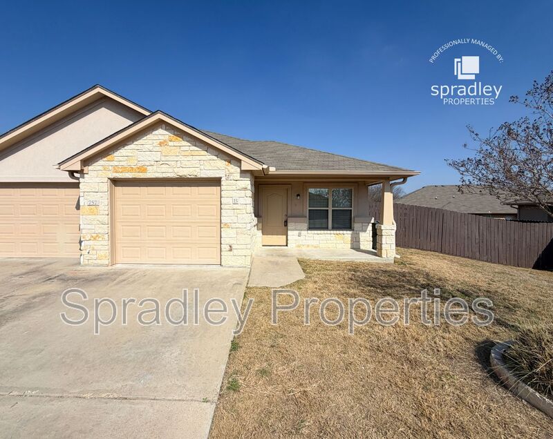 Temple Townhome: 757B East Ridge Blvd