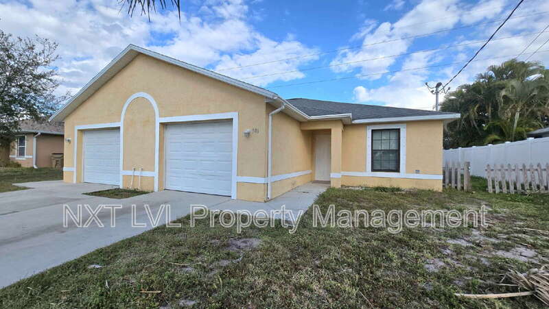 Cape Coral Condo: 301 NE 24th Ave