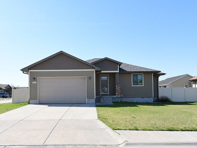 Grand Island House: 4225 Yarrow Drive