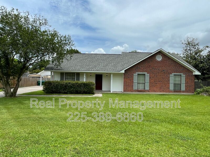 Port Allen House: 2422 Riverside Dr.