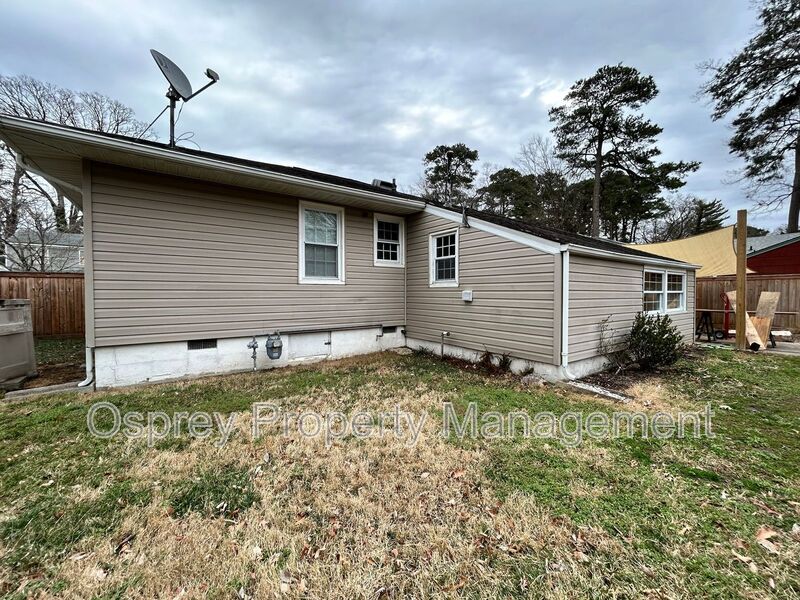 Introducing a charming ranch house in the heart of Norfolk, VA. 